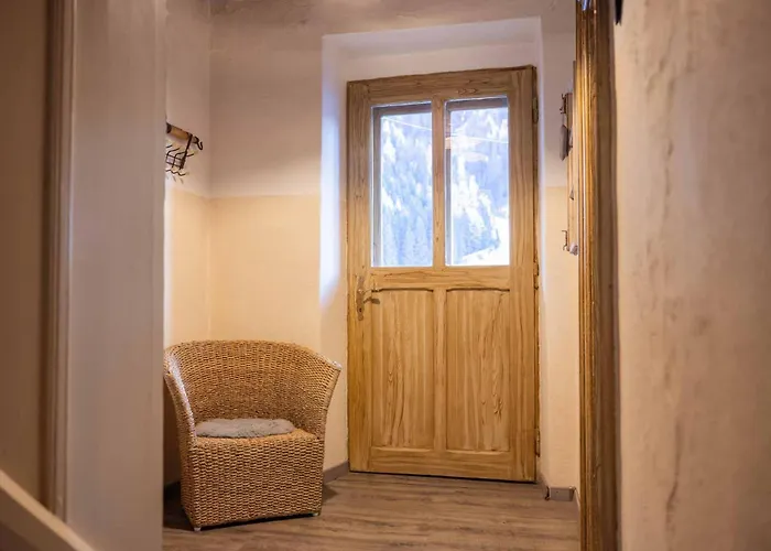 Dorfschmiede * 施图拜河谷新施蒂夫特